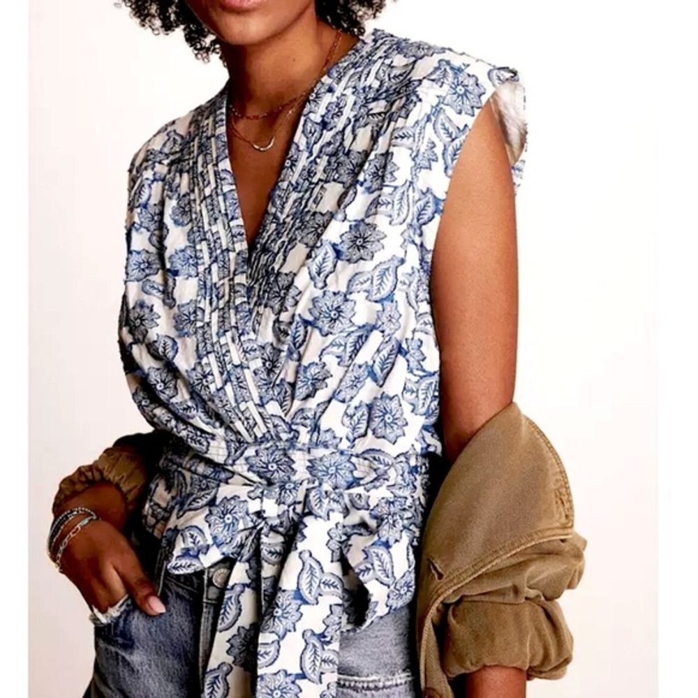 Anthropologie Blue and White Floral Blouse